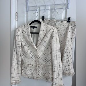 Anne Klein Women's Textured Cream 2 piece Suit, Size 10